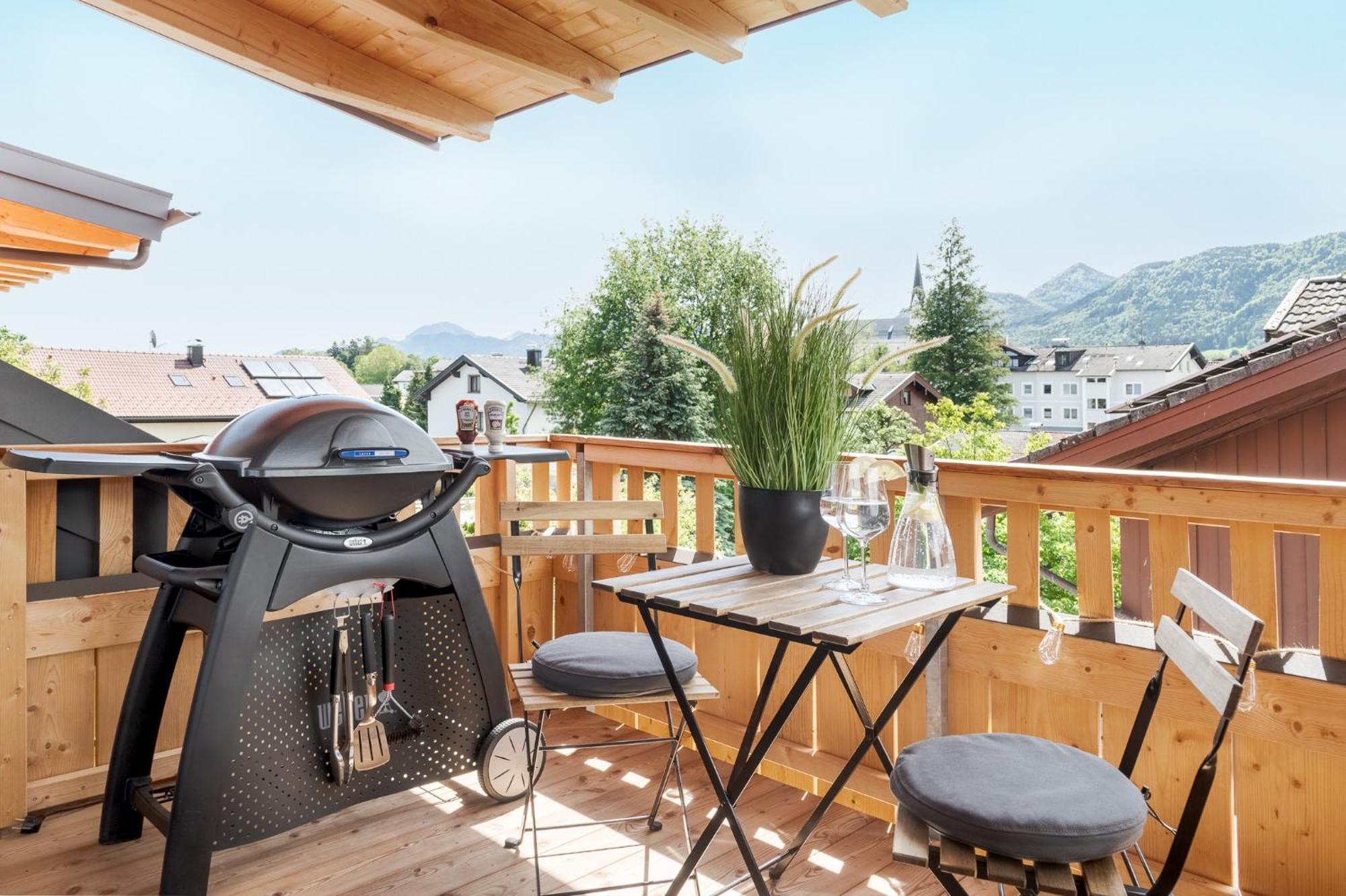 Fenjoy: Ferienapartment Mit Bergblick / Balkon / Bbq Bernau am Chiemsee Exterior photo